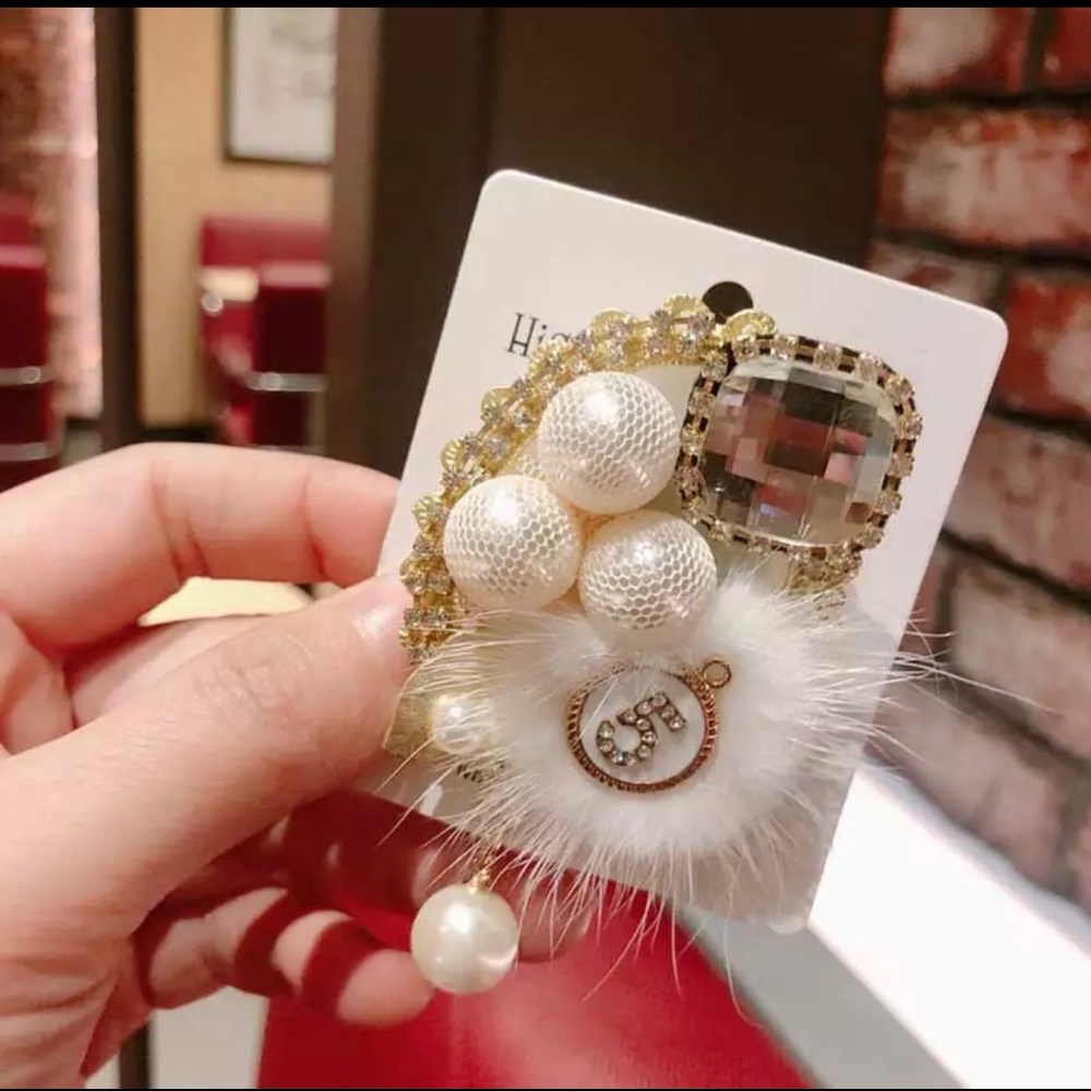 Number 5 Brooch